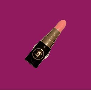 Pink lipstick croc charm